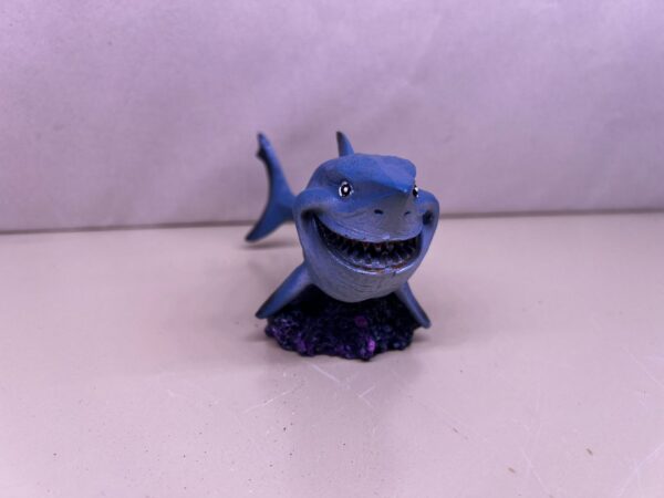 Adorno tiburon Bruce buscando a nemo 14*8 cm