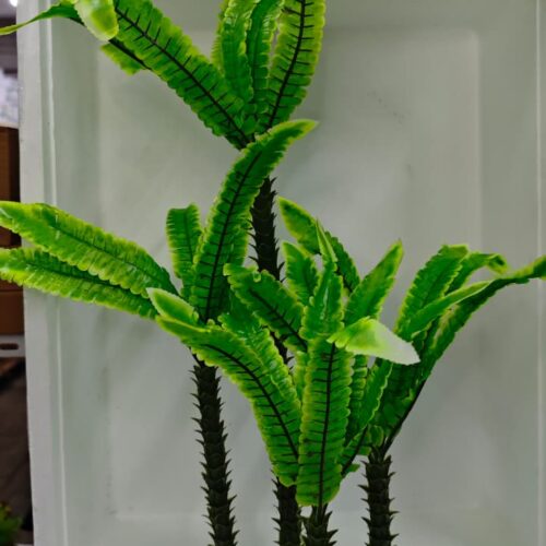 Planta plastica Helecho 60 cm frondoso con base ancha