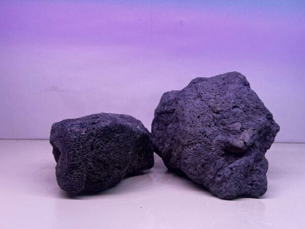 Black lava stone (5-15cm)