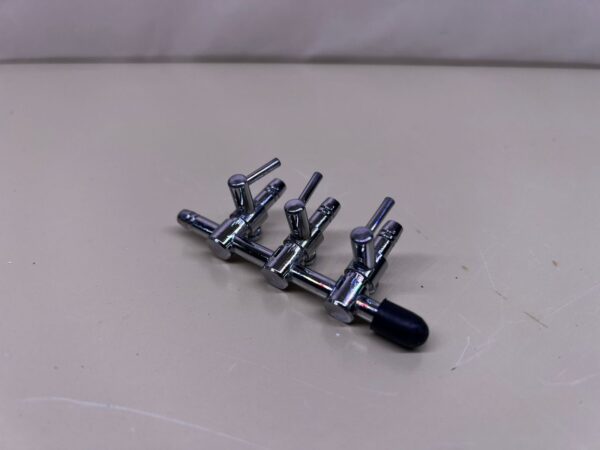 LLAve de corte metalica 3 salida por 5 unidades generico $ 2400 c/u