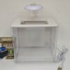 Nano tanque blanco 18-15-16 cm 4.5 litros con wet, bomba y luz incorporado