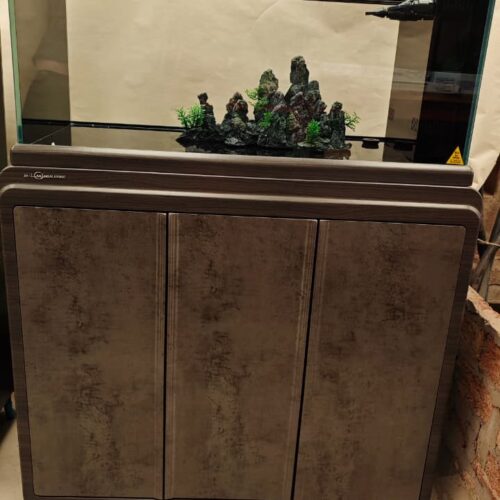 Mueble completo de 107*90*45, con 3 puerta Sump bajo mesada, mas pecera 100*40*42 altura total 1.30 mts